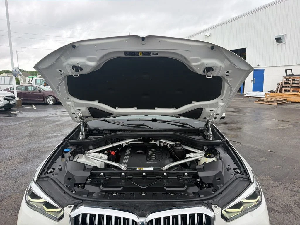 Certified Used 2019 Mineral White Metallic BMW xDrive40i image 32