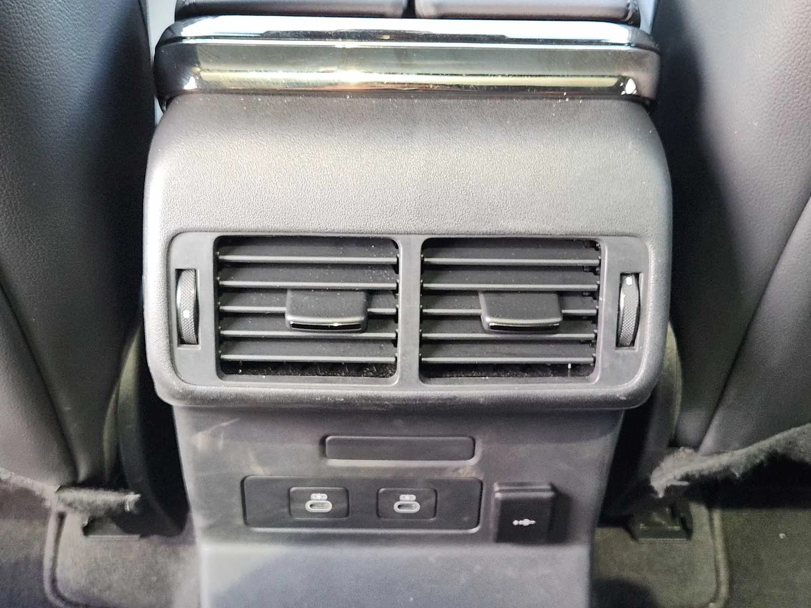 Certified Used 2025 Fuji White Land Rover S image 29