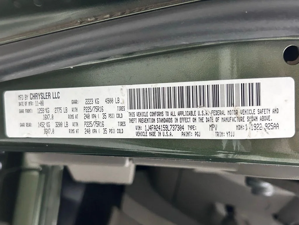Used 2009 Green Jeep X image 19