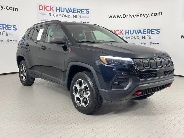 Used 2022 Black Jeep Trailhawk image 3