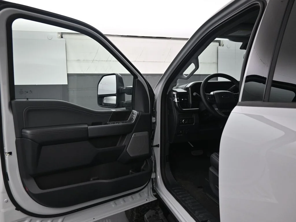 New 2026 Avalanche Ford Lariat image 8