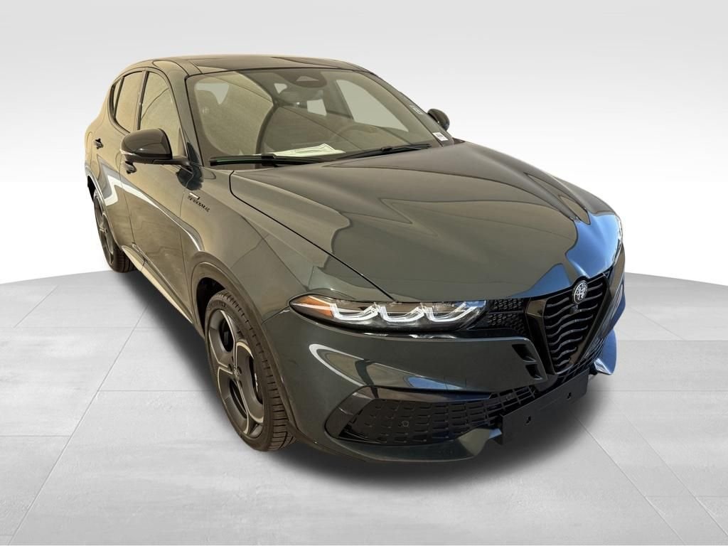 New 2026 Verde Monza (Green) Exterior Paint Alfa Romeo Sport Speciale image 5