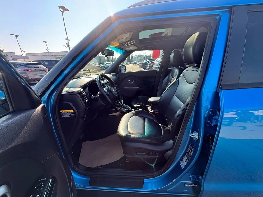 Used 2015  Kia 2.0L SX at Dilawri Certified   Local BC   Regularl image 11
