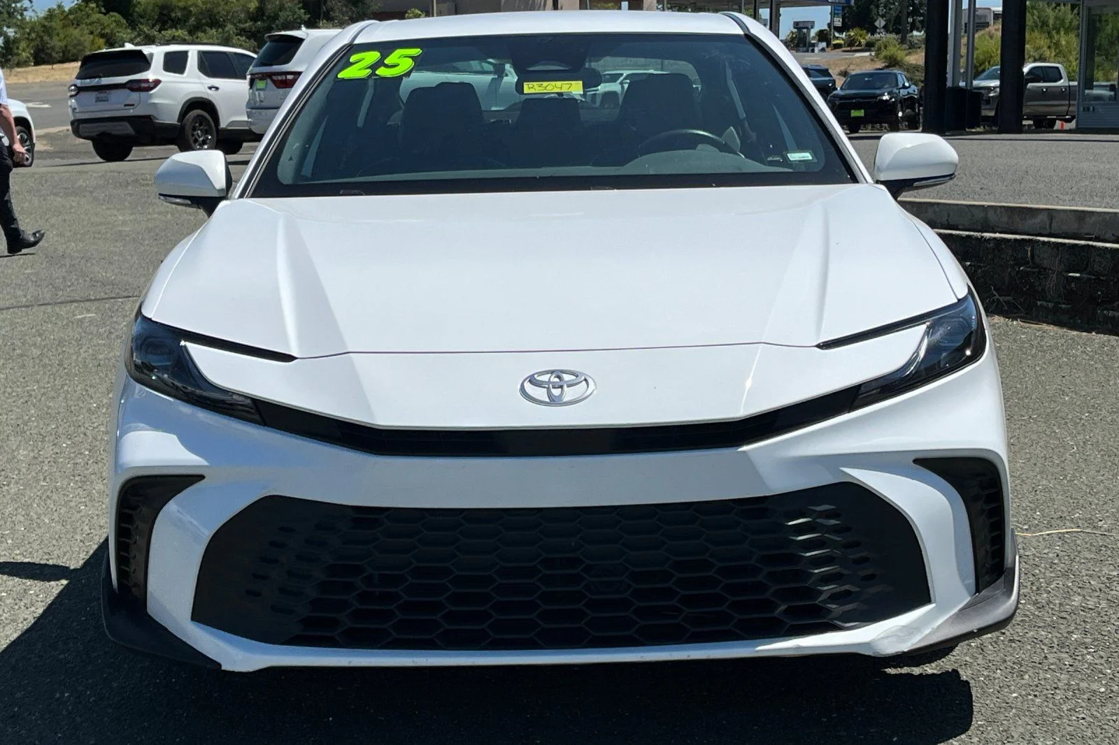 2025 Toyota Camry LE - Photo 6