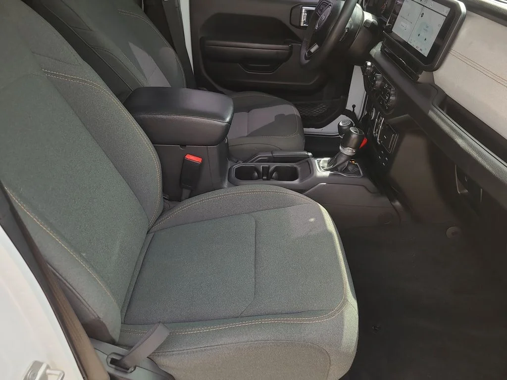 Used 2024 White Jeep Sport S image 12