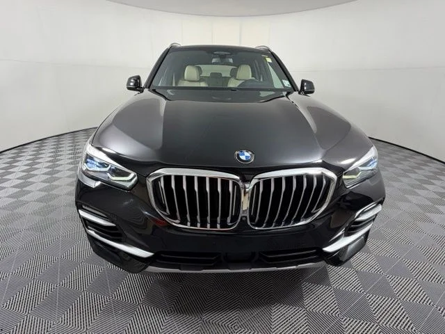 Used 2020 Black BMW sDrive40i image 2