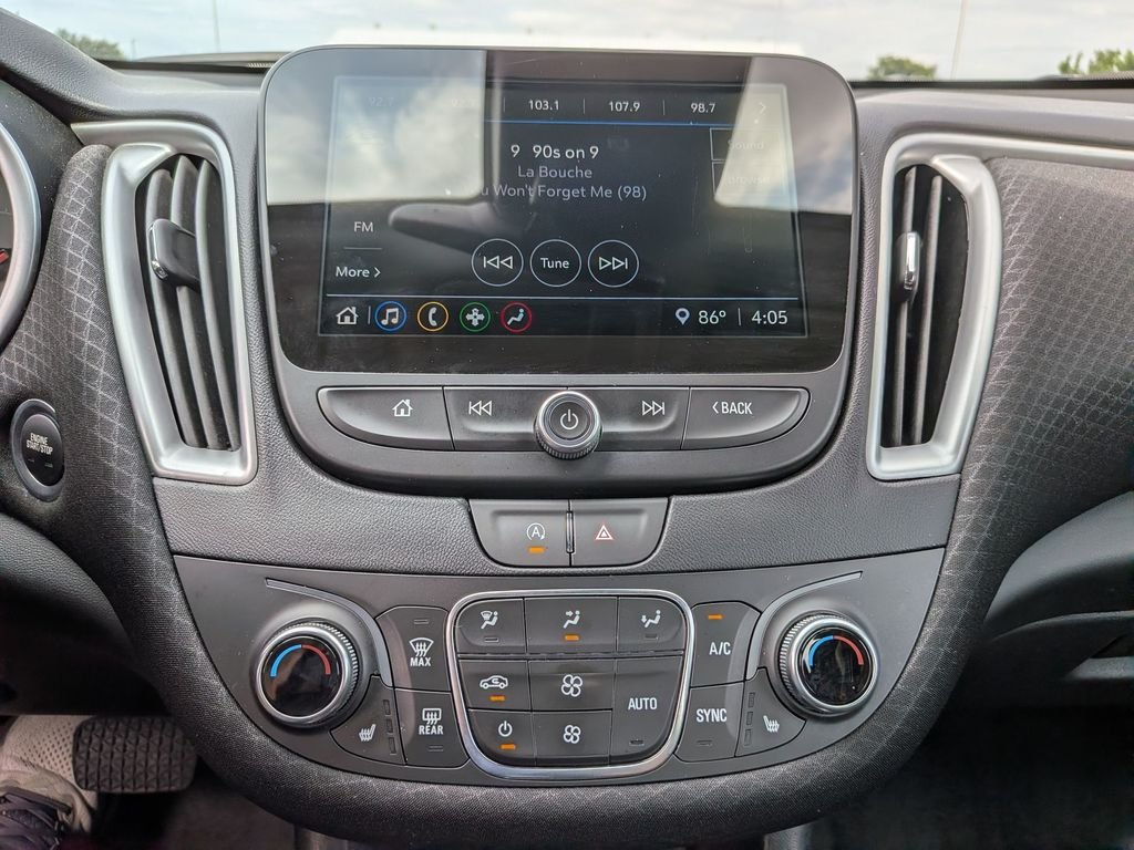 Used 2025 White Chevrolet LT image 29