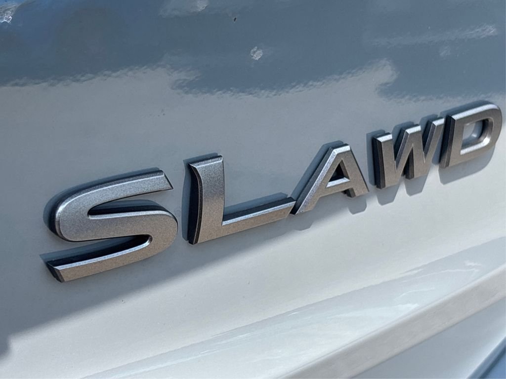 Used 2025 Gray Nissan SL image 15