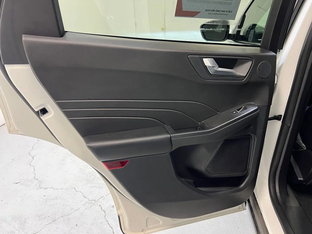 Used 2023 White Ford Platinum image 25