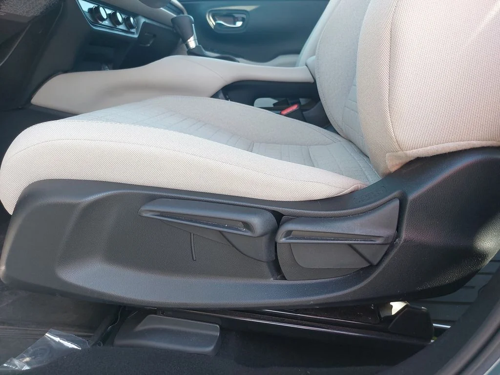 Used 2025  Honda LX image 30