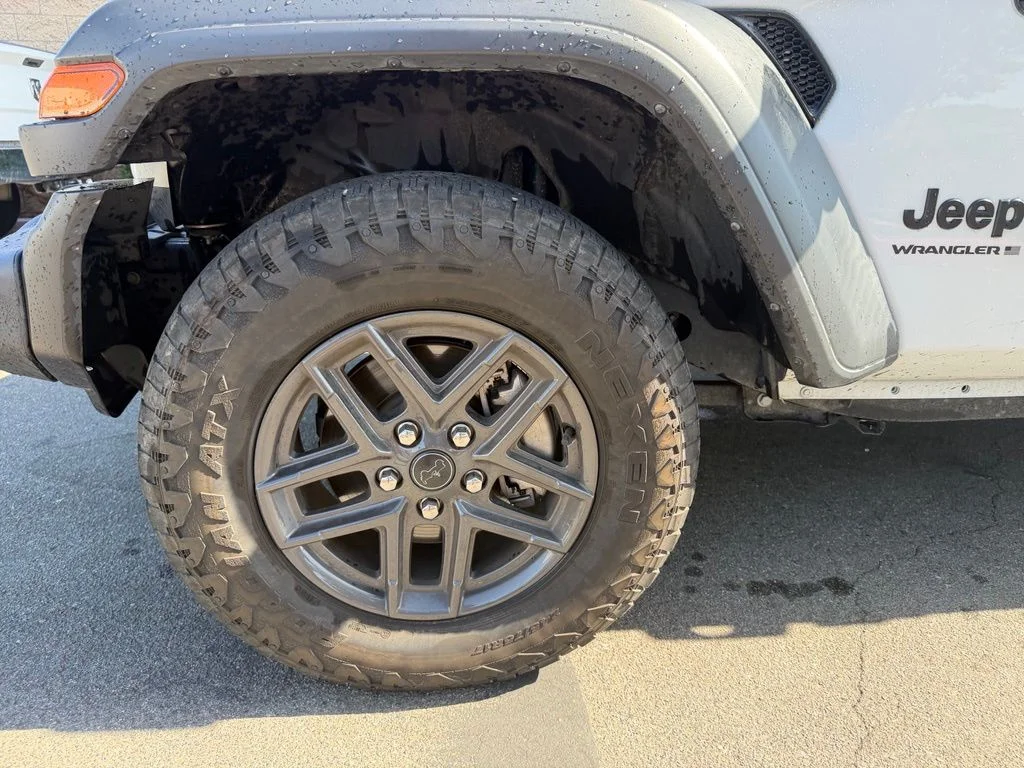 Used 2024 White Jeep Sport S image 6