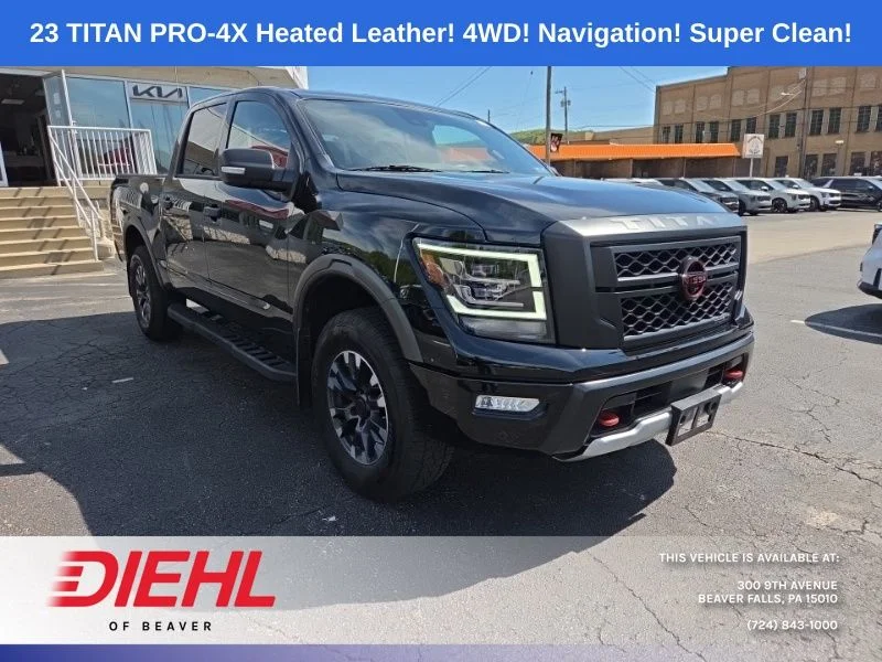 2023 Nissan Titan PRO-4X 4X4 Crew Cab's photo
