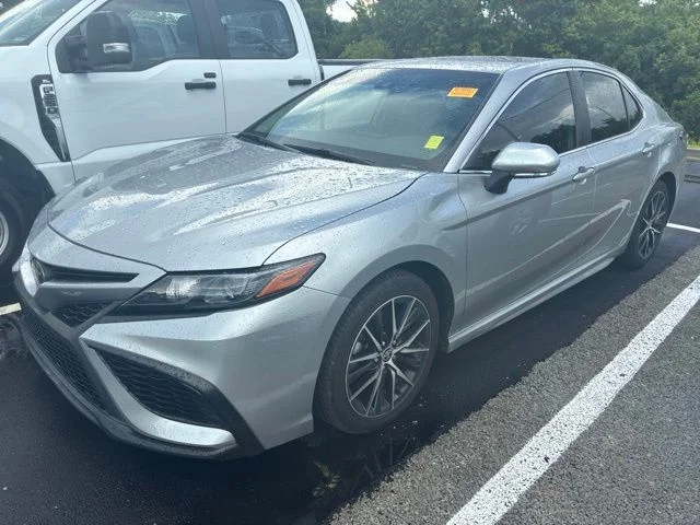 Used 2024 Celestial Silver Metallic Toyota SE image 3