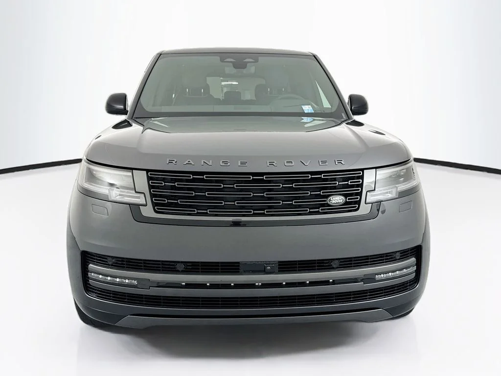New 2026 Carpathian Grey Land Rover SE image 2