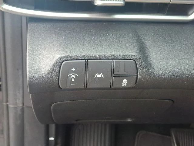 Used 2022 Black Hyundai SEL image 25