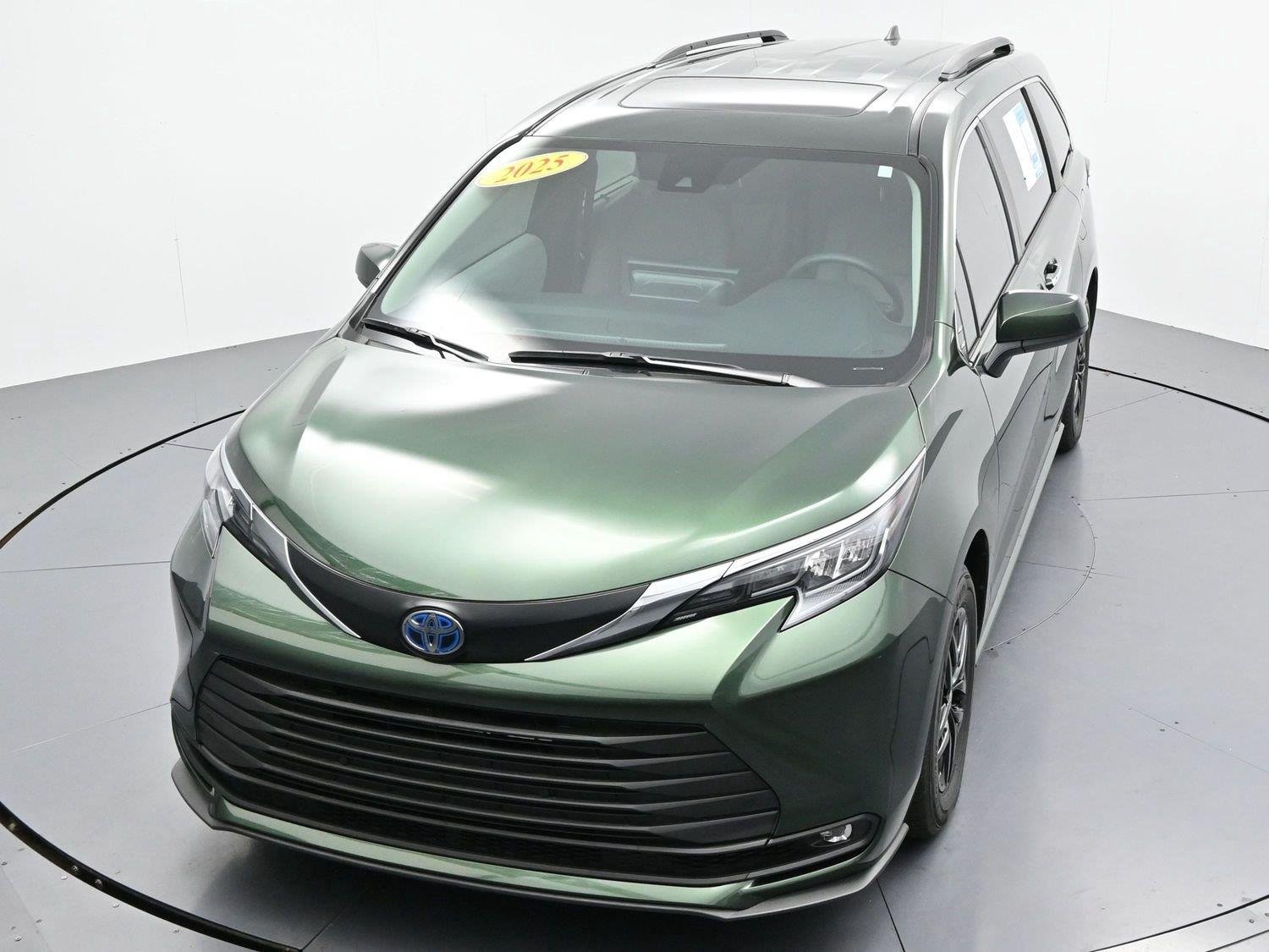 Used 2025 Cypress Toyota XLE 8-Passenger image 43