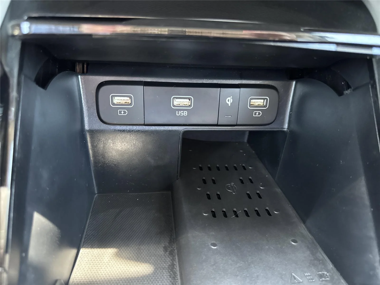 Used 2022 Steel Gray Kia SX Prestige image 28