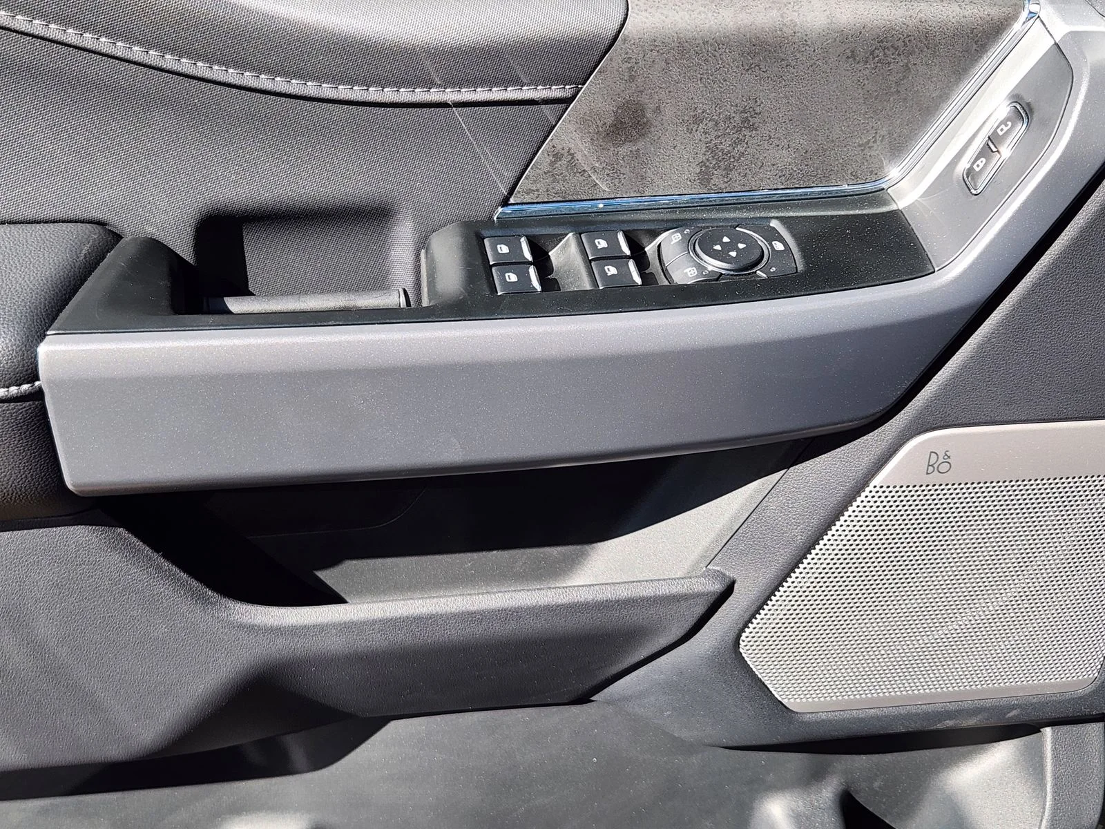 New 2025 Agate Black Metallic Ford XLT image 17