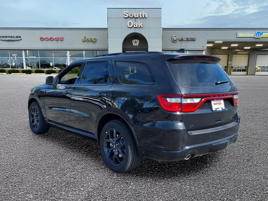 New 2026 DB Black Clearcoat Dodge GT Plus HEMI V8 image 4