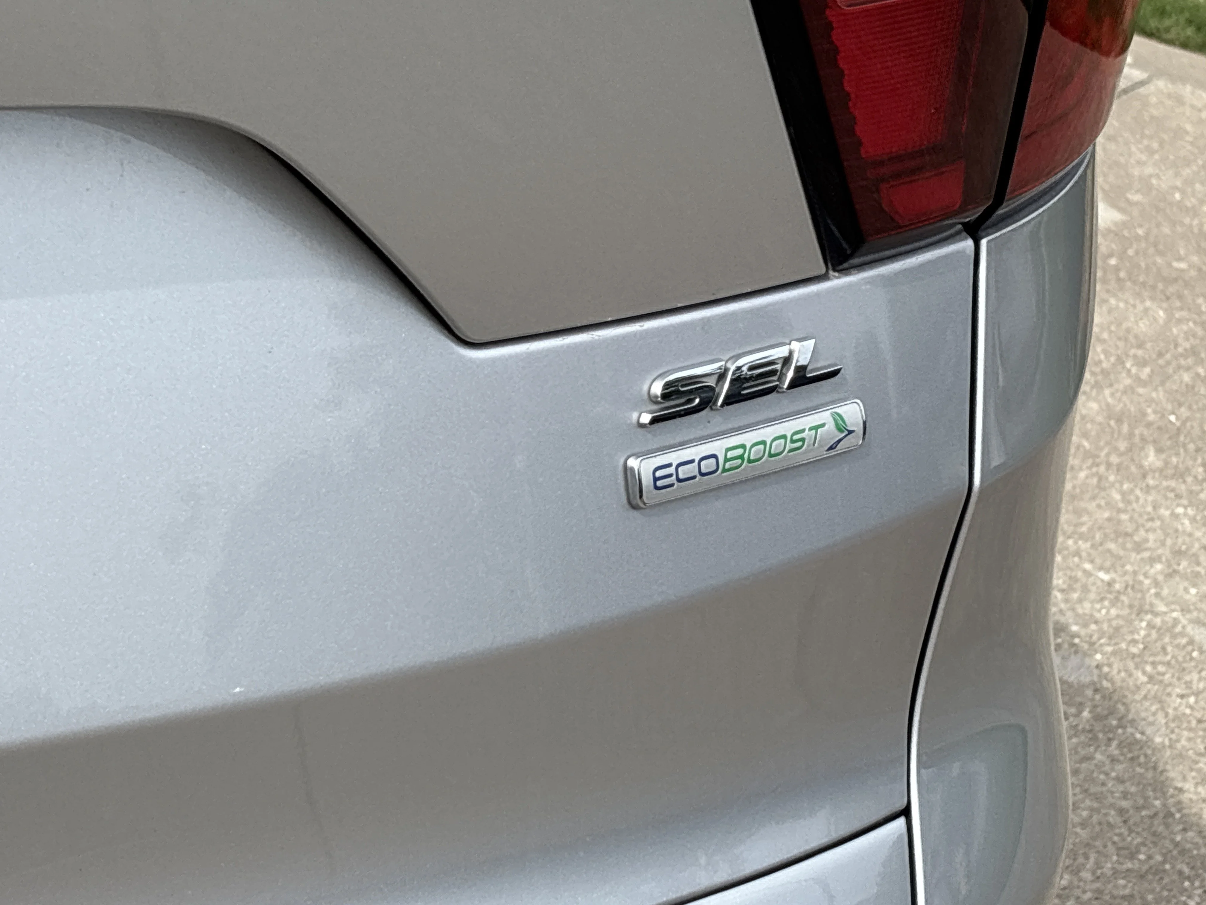 Used 2019 Ingot Silver Metallic Ford SEL image 7