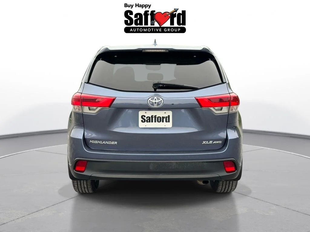 Used 2018 Blue Toyota XLE image 7