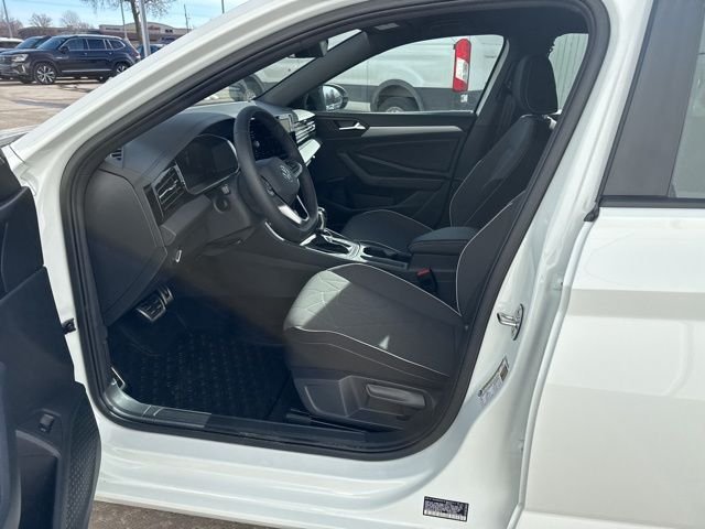 New 2026 Pure White Volkswagen 1.5T Sport image 11