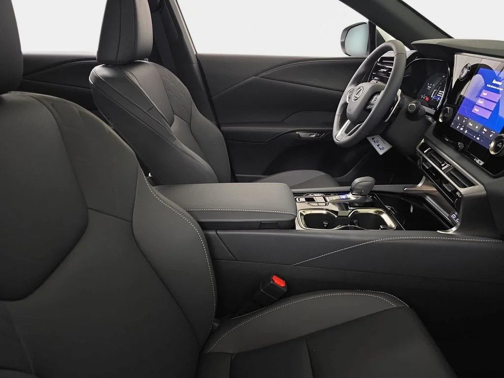 New 2026 Eminent White Pearl Lexus AWD image 9