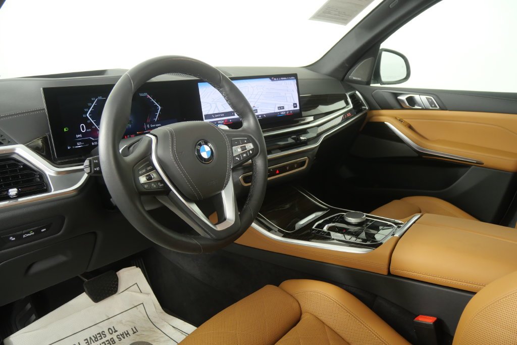 Certified Used 2026 Mineral White Metallic BMW sDrive40i image 15