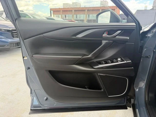 Used 2021 Gray Mazda Carbon Edition image 11