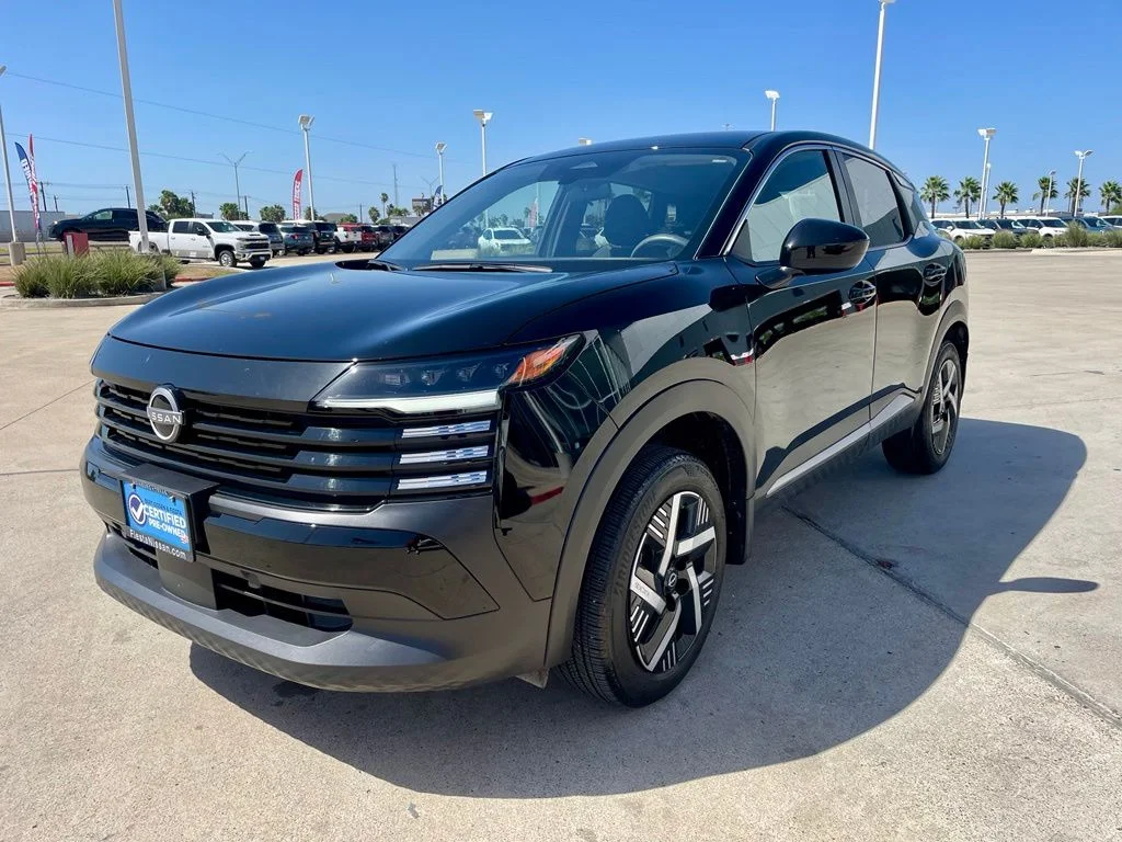 Used 2025 Black Nissan SV image 3