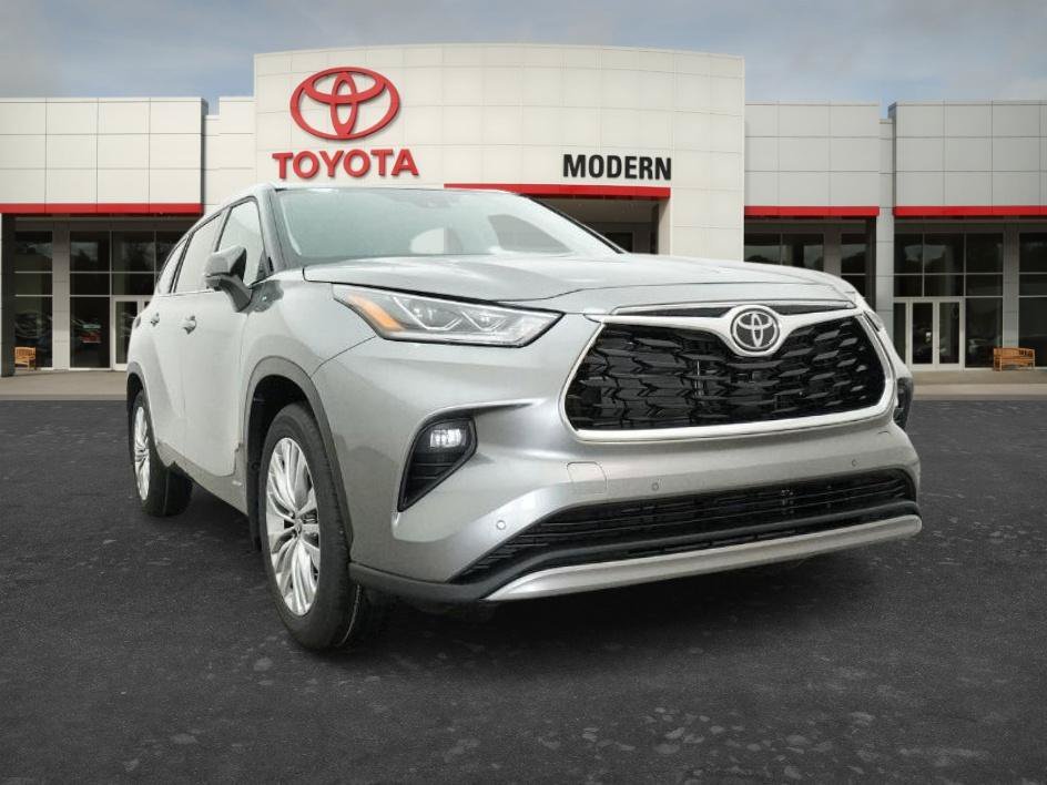 New 2026 Heavy Metallic Toyota Hybrid Platinum image 5