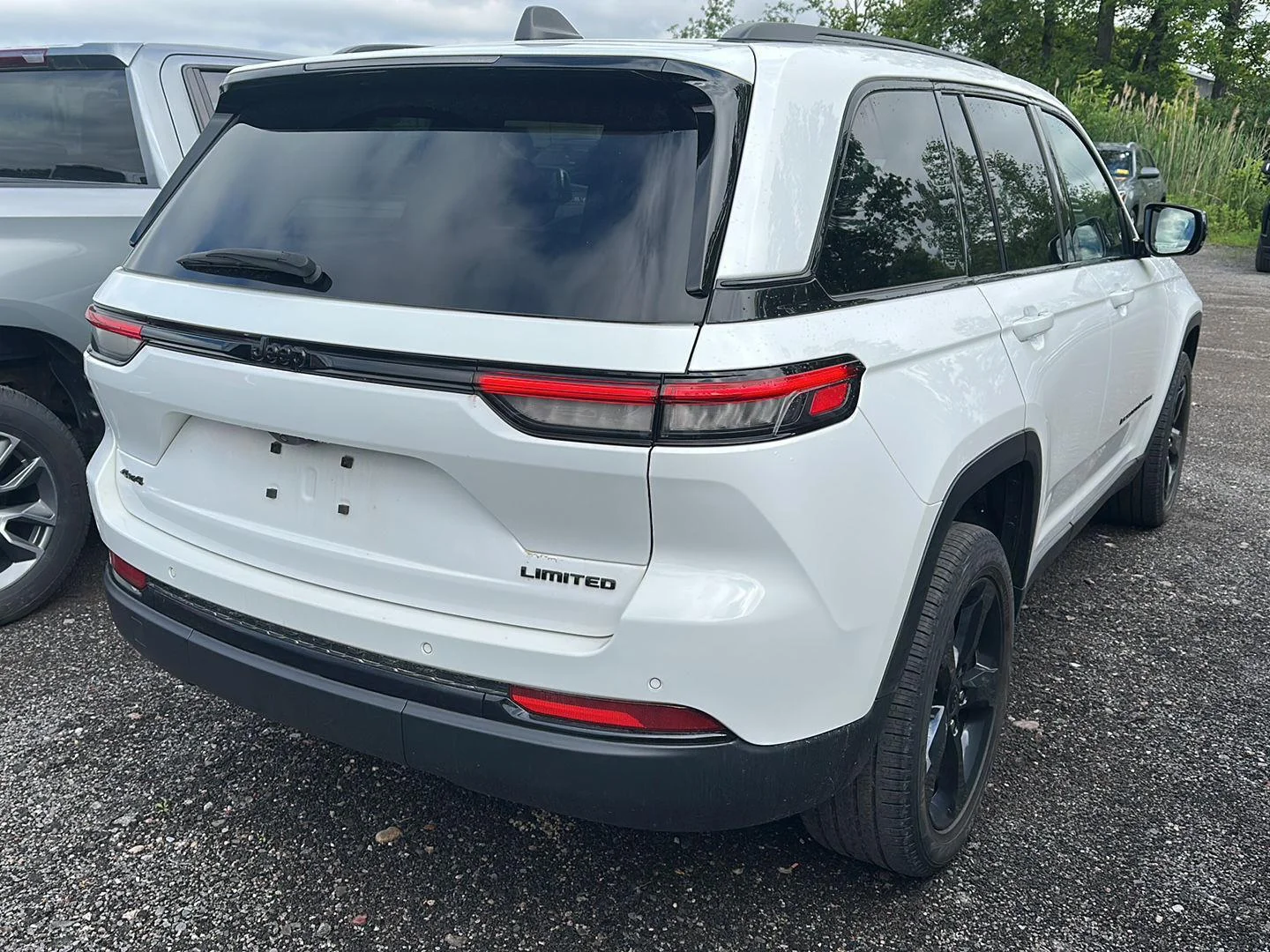 Used 2023 Bright White Clearcoat Jeep Limited image 2