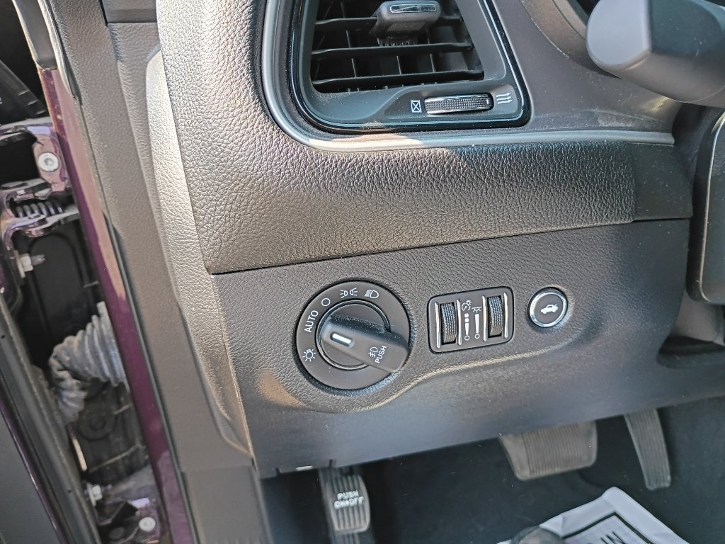 Used 2022 Hellraisin Dodge SXT image 17