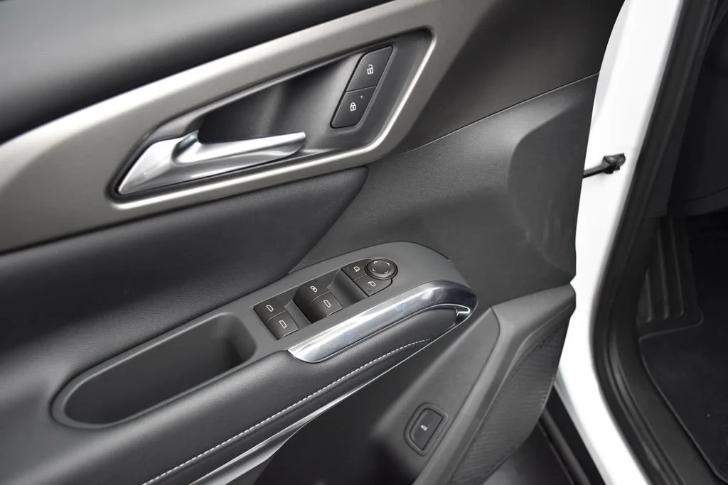 New 2026 Summit White Chevrolet LT image 23