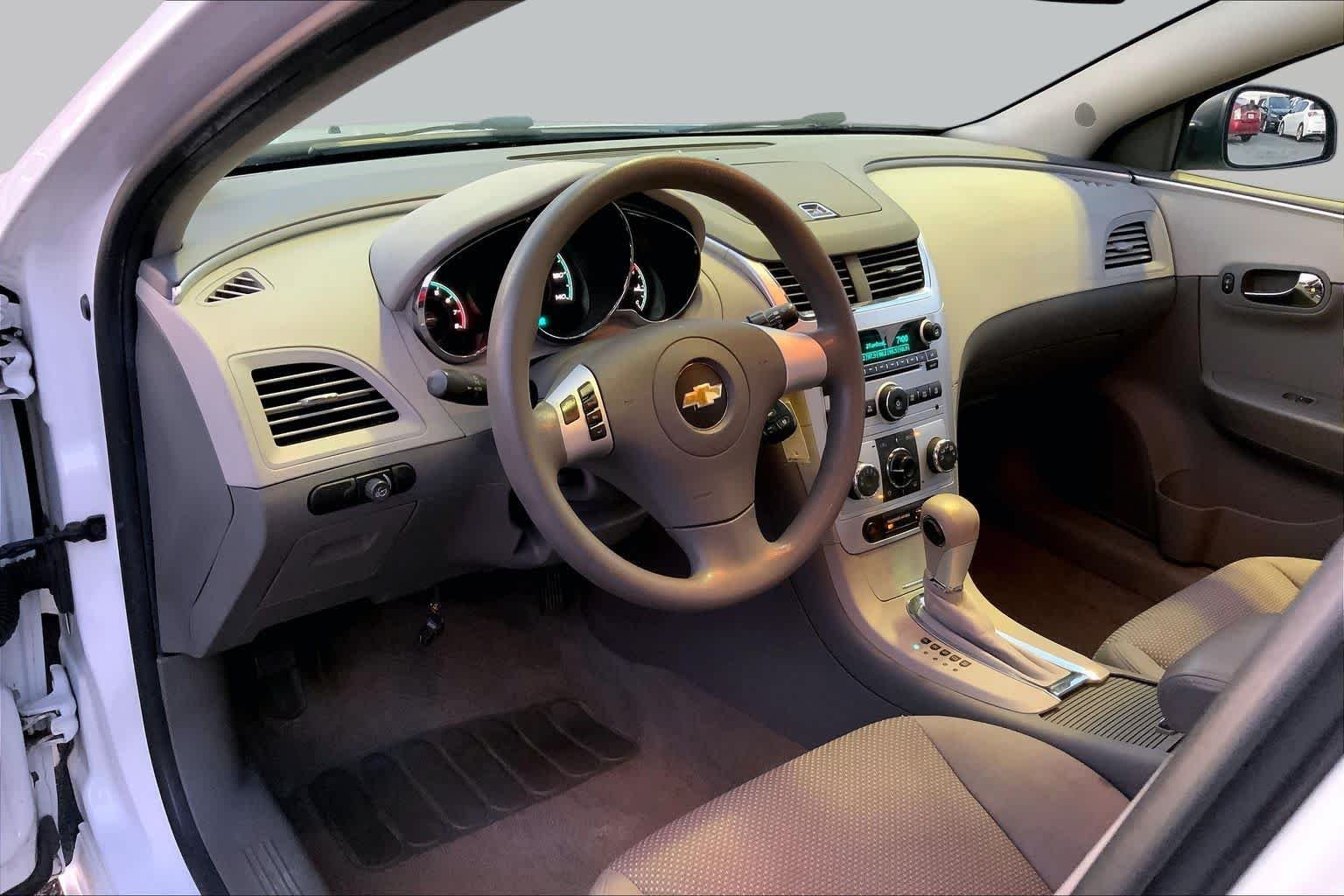 Used 2012 Summit White Chevrolet LS w/1FL image 14