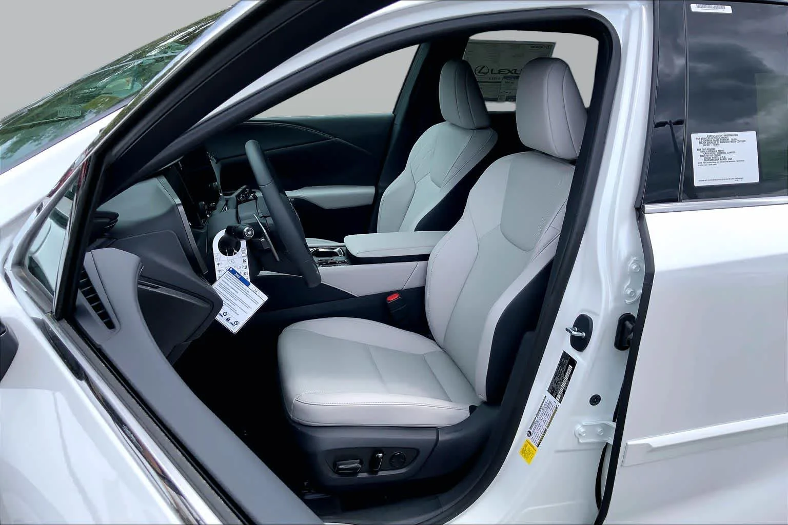 New 2026 Eminent White Pearl Lexus Premium image 9