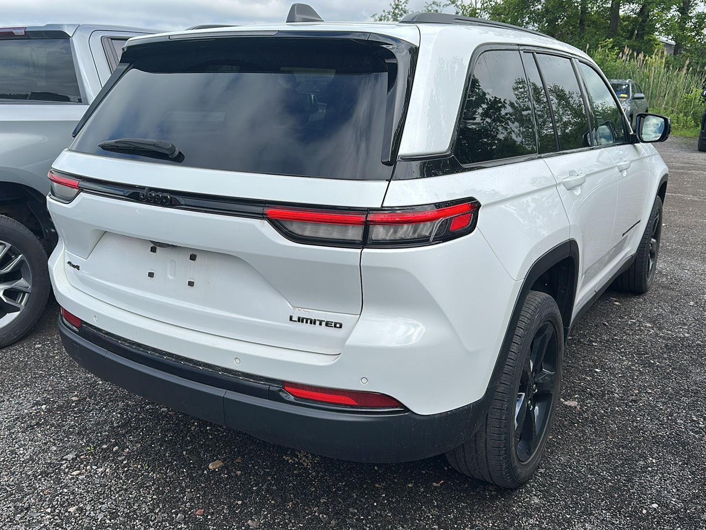 Used 2023 Bright White Clearcoat Jeep Limited image 2