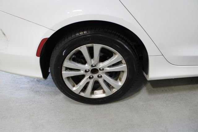 Used 2015 White Chrysler Limited image 30