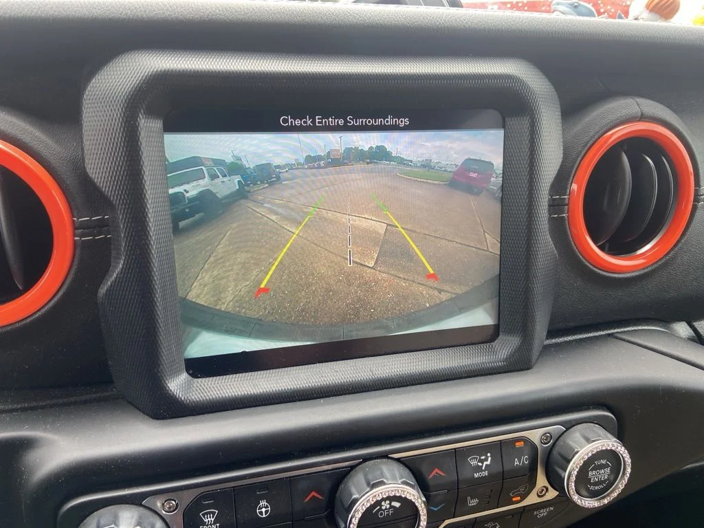 Used 2019 Orange Jeep Unlimited Sahara image 33