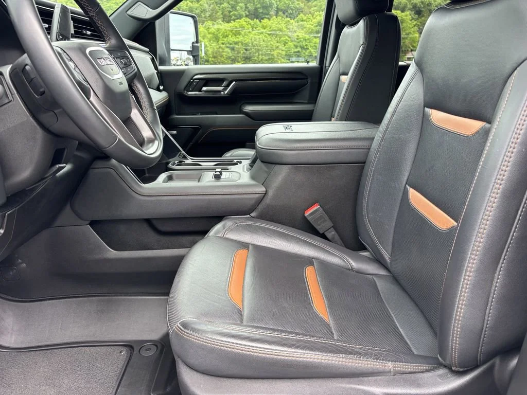 Used 2024 Summit White GMC AT4 image 18