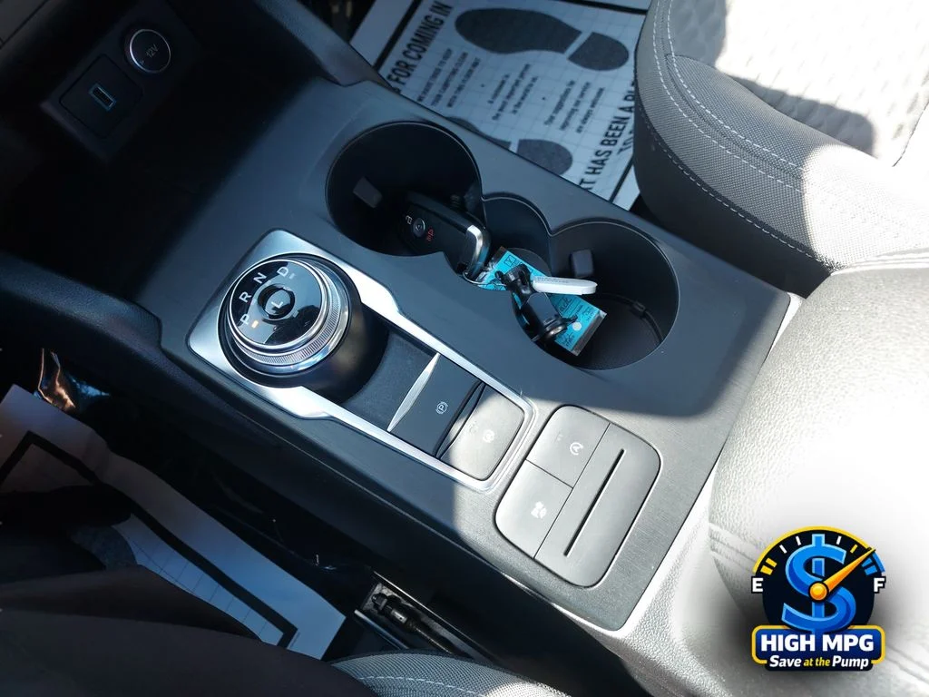 Used 2020 Black Ford SE image 14
