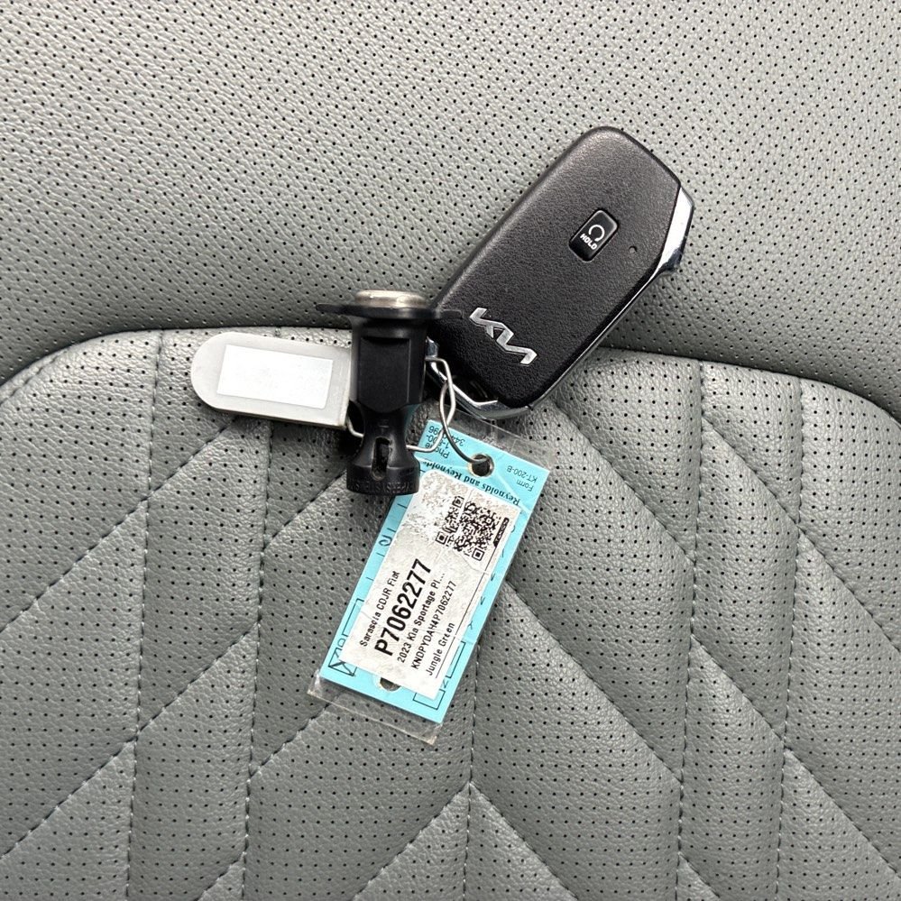 Used 2023 Green Kia X-Line image 24