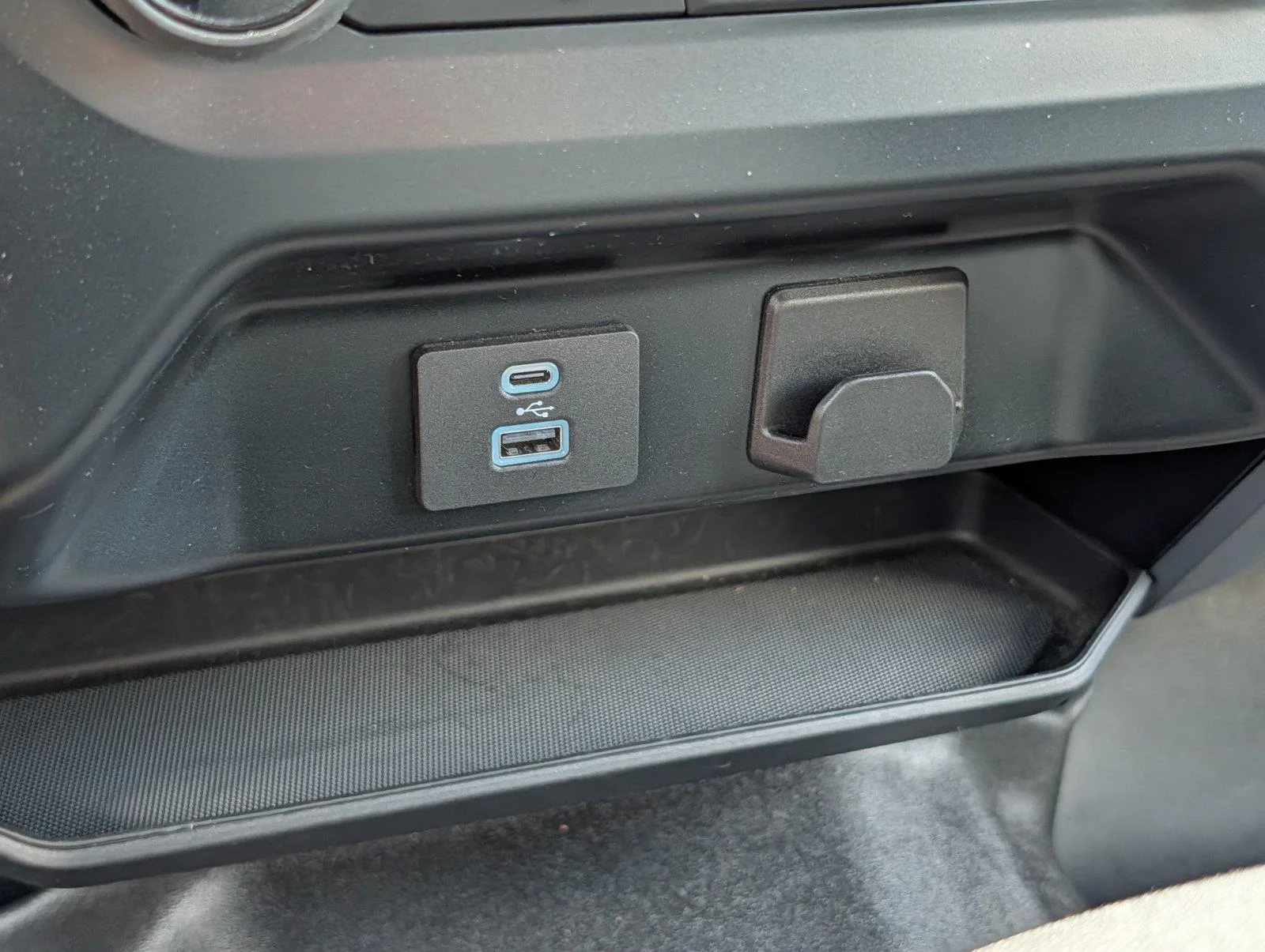Used 2022 Oxford White Ford XLT image 31