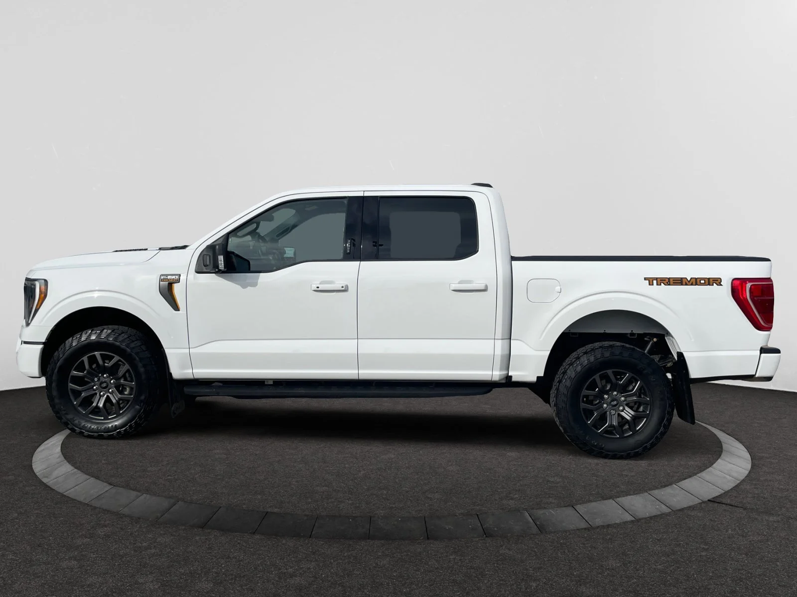 Used 2023 White Ford TREMOR SuperCrew image 2