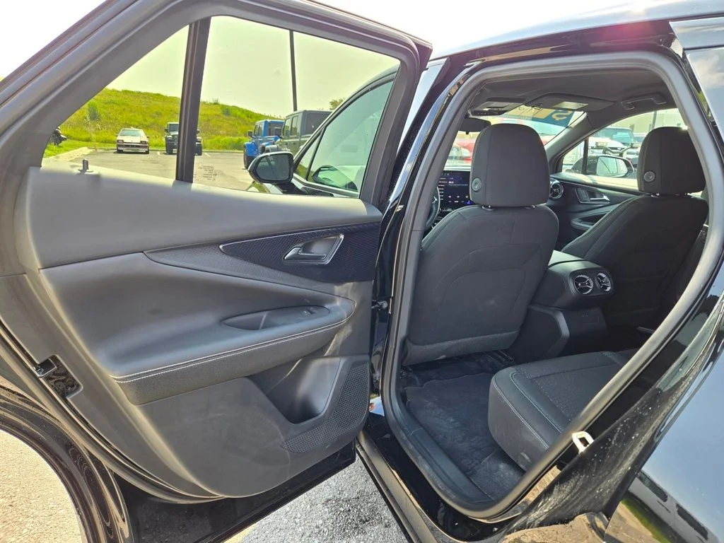 Used 2025 Black Chevrolet LT image 23