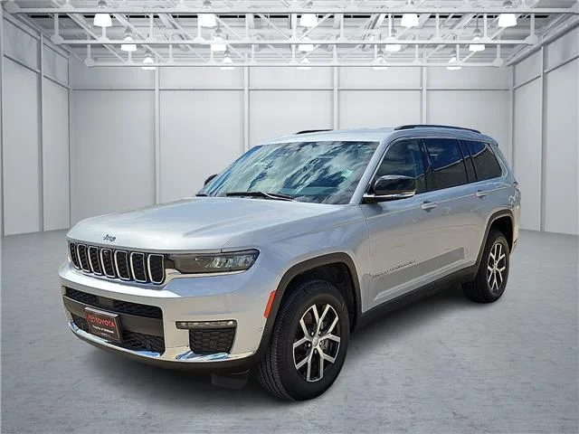 Used 2024 Silver Zynith Jeep Limited 4x4 image 1