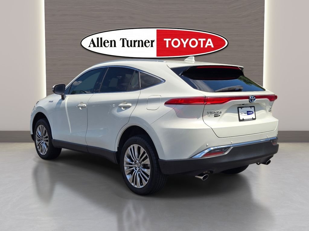 Used 2021 White Toyota XLE image 8