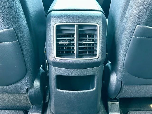 Used 2024 White Kia X-Line image 18