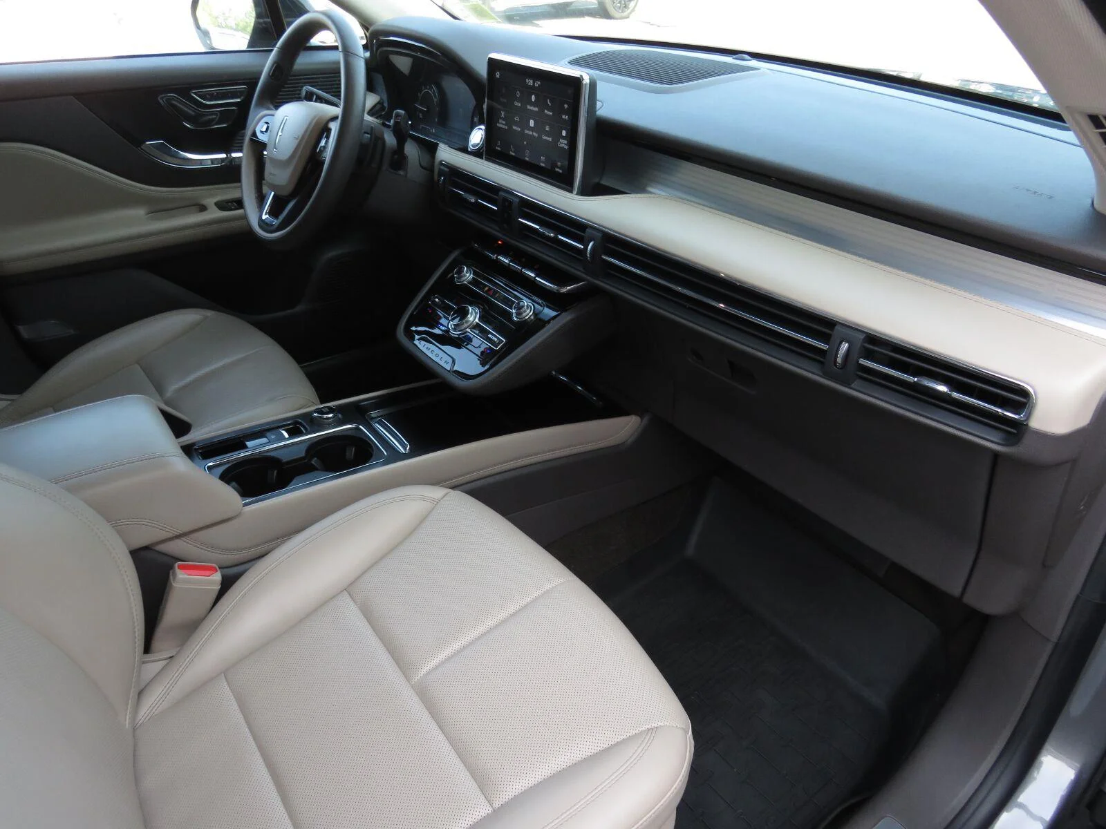 Used 2022 Asher Gray Metallic Clearcoat Lincoln Standard image 27
