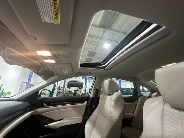 Certified Used 2022 White Honda Touring image 20